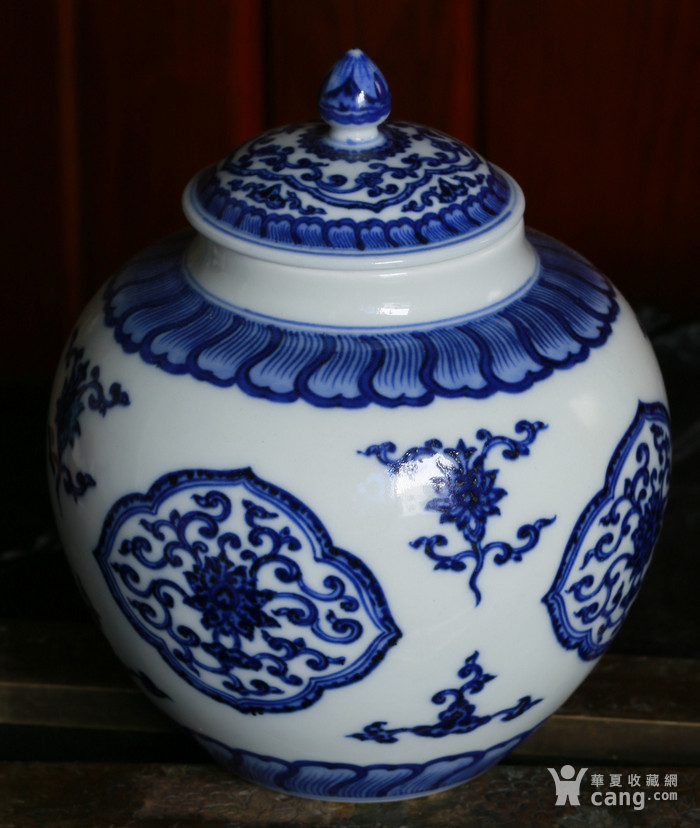 清乾隆 官窑 青花 圆型小 盖罐