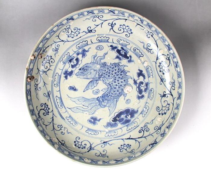 明代 景泰安南窑青花摩羯鱼大盘