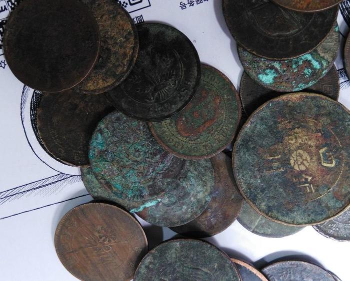 民国铜板80枚 品一般般 有些包浆厚 低价处理