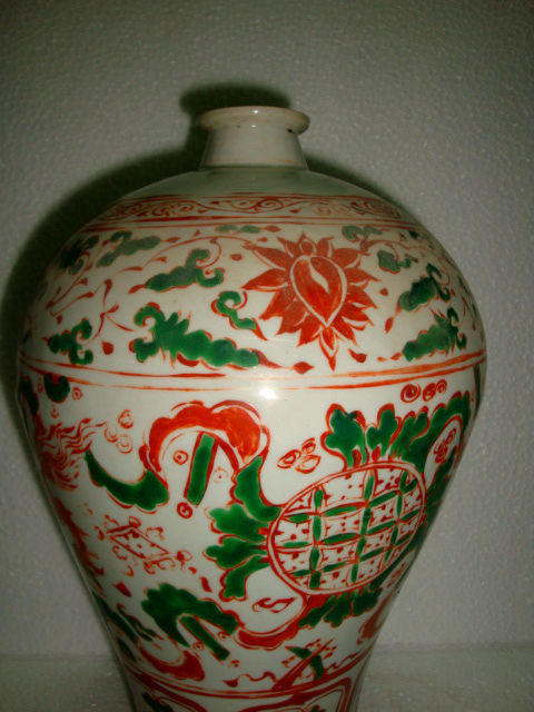清代红绿彩梅瓶