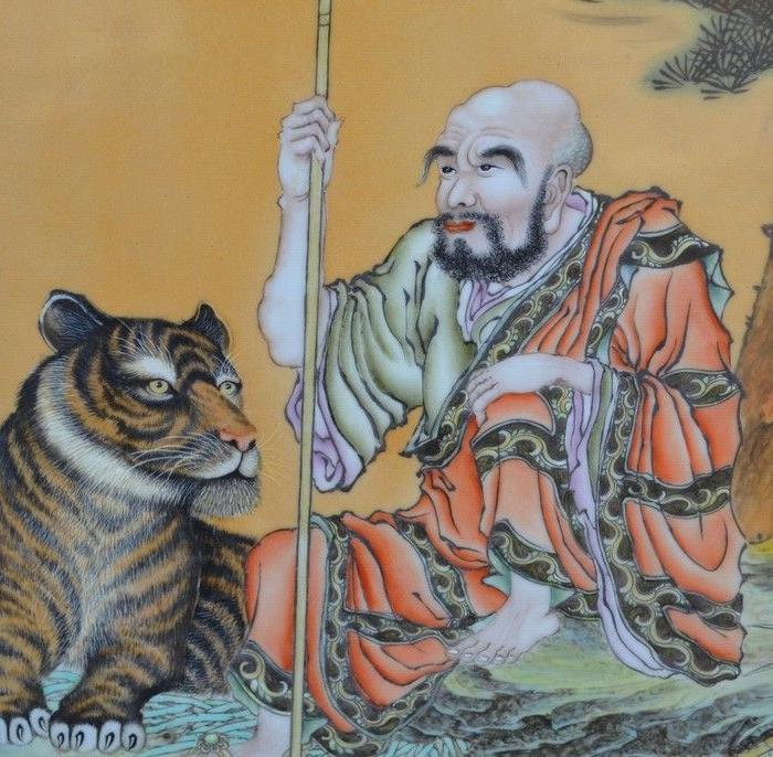 光绪余庆堂制伏虎罗汉瓷板挂屏