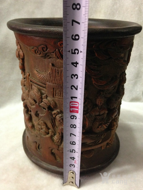 清代王纪常作老竹雕史湘云醉酒笔筒