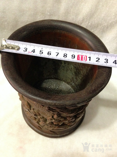 清代王纪常作老竹雕史湘云醉酒笔筒