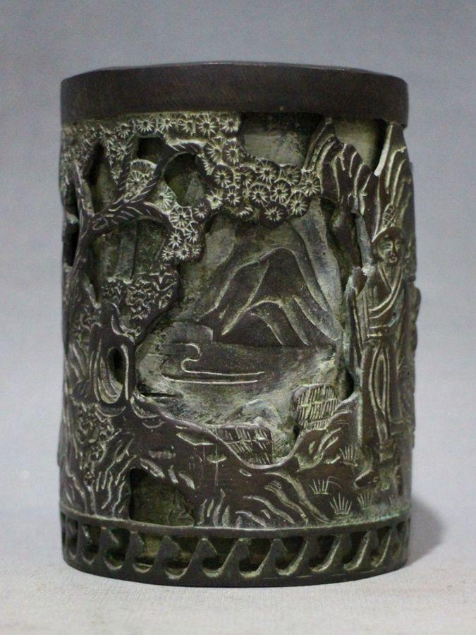 老铜浮雕人物笔筒