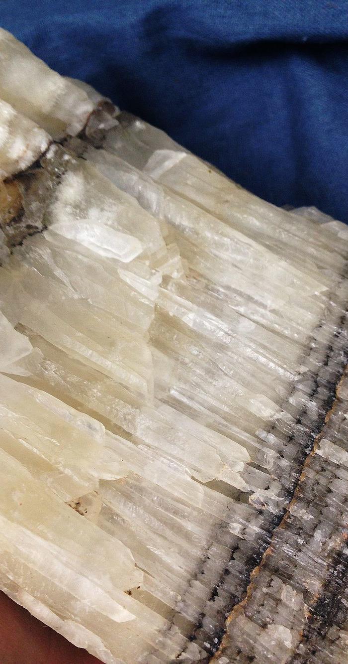 天然方解石岩层矿物水晶体