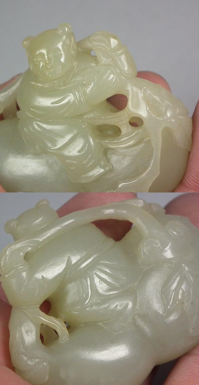 明代和田青白玉籽料镂空圆雕携灵芝葫芦童子大把件