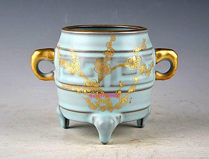 宋汝窑天青釉修内司款描金梅花诗词纹象耳炉