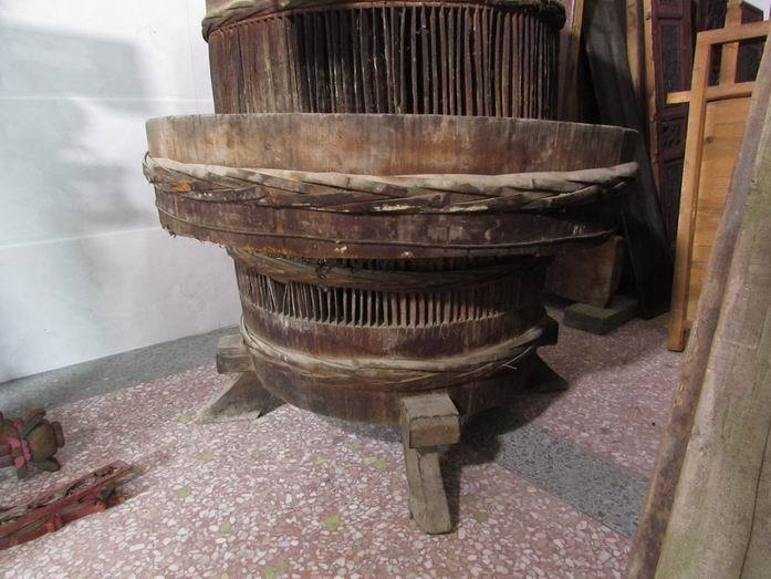 清代木制碾米机