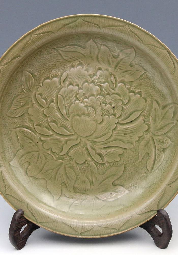 宋 耀州窑 暗刻牡丹花纹 盘子