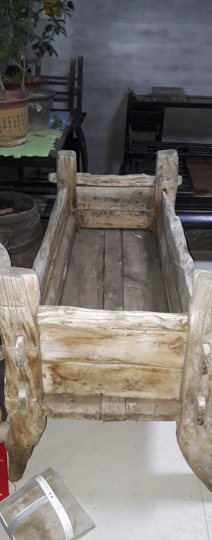 所见最美的柏木牛槽一个