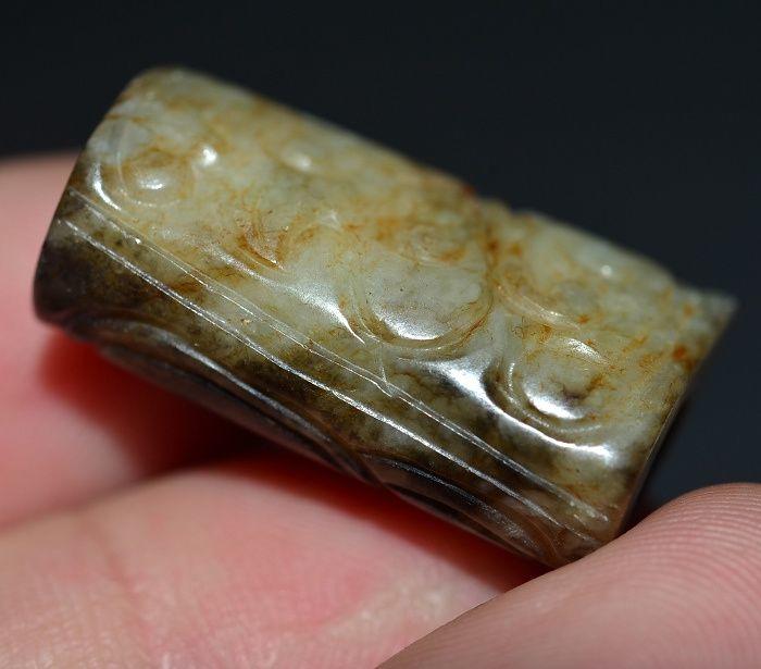 古玉老玉和田玉战汉黑*黑沁护身图案玉佩