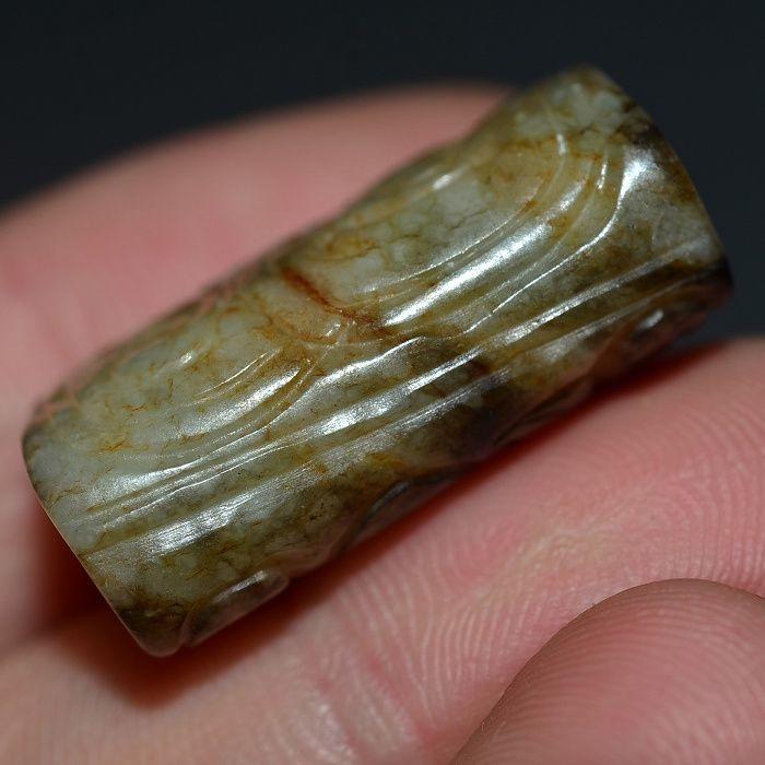 古玉老玉和田玉战汉黑*黑沁护身图案玉佩