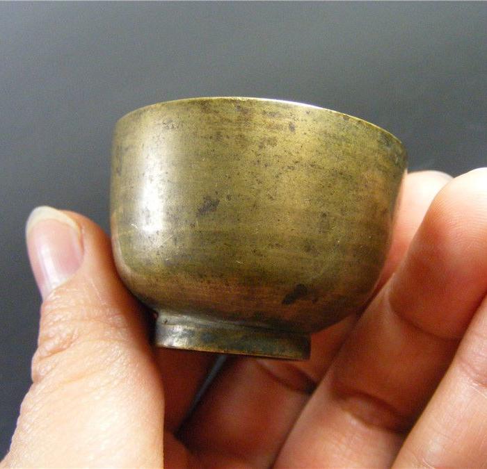 清代老黄铜素面大酒盅(品相完整)
