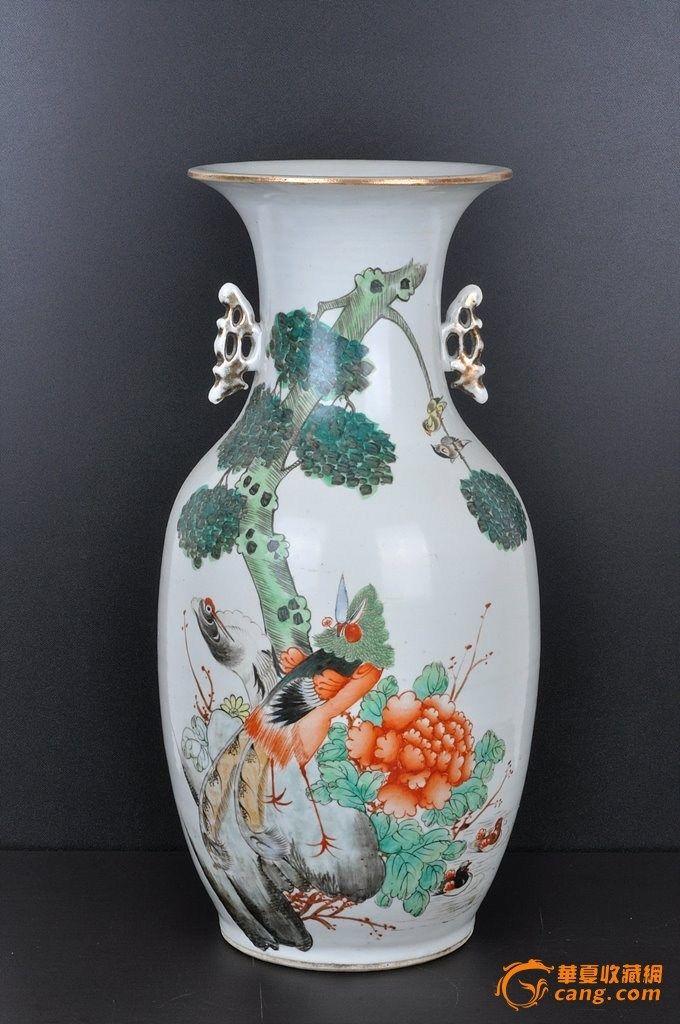 民国名家喻兴发粉彩五伦图掸瓶