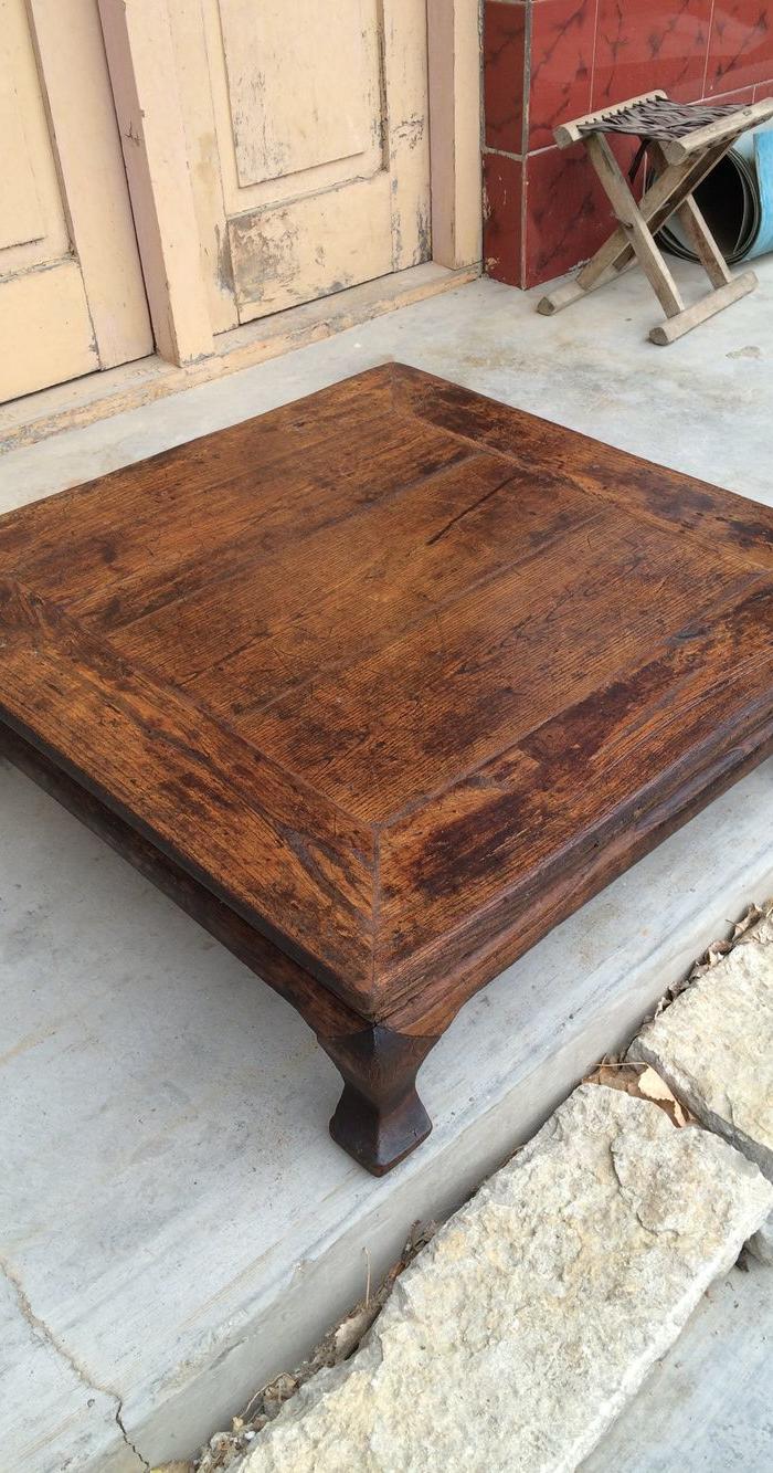 厚重的老楸木炕桌一个