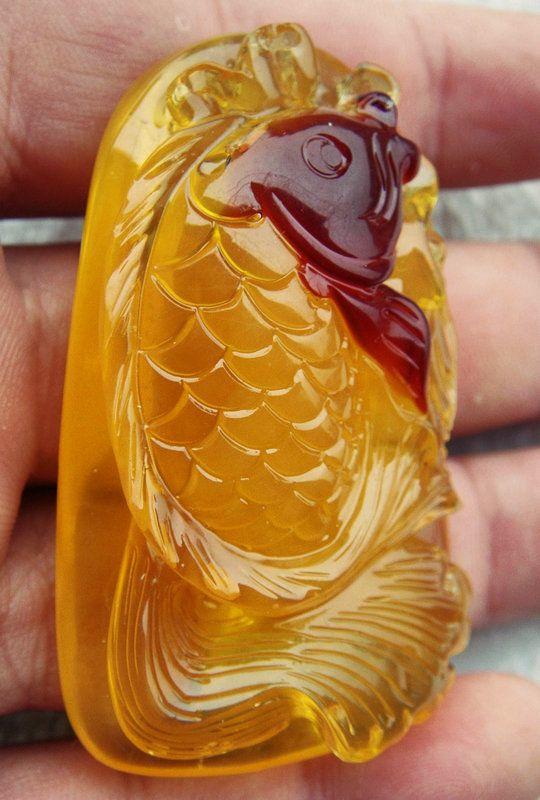 天然琥珀老蜜蜡吊坠原石雕刻挂坠项链毛衣链坠子鱼22克