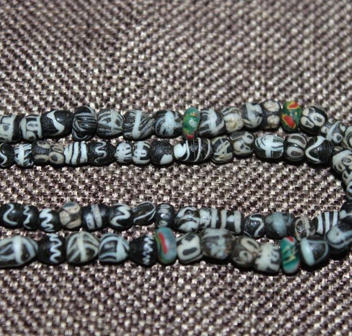 喜洋洋藏品 楼兰老琉璃珠串