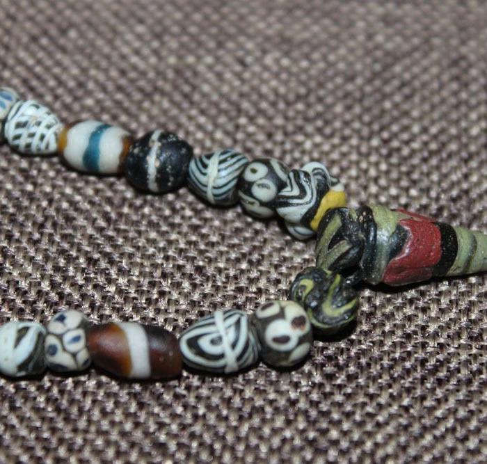 喜洋洋藏品 楼兰老琉璃珠串