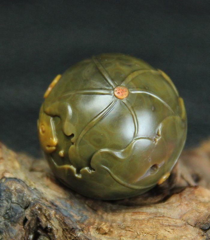 *红玛瑙苏工俏雕 鲤鱼戏莲雕刻珠圆珠项链配珠