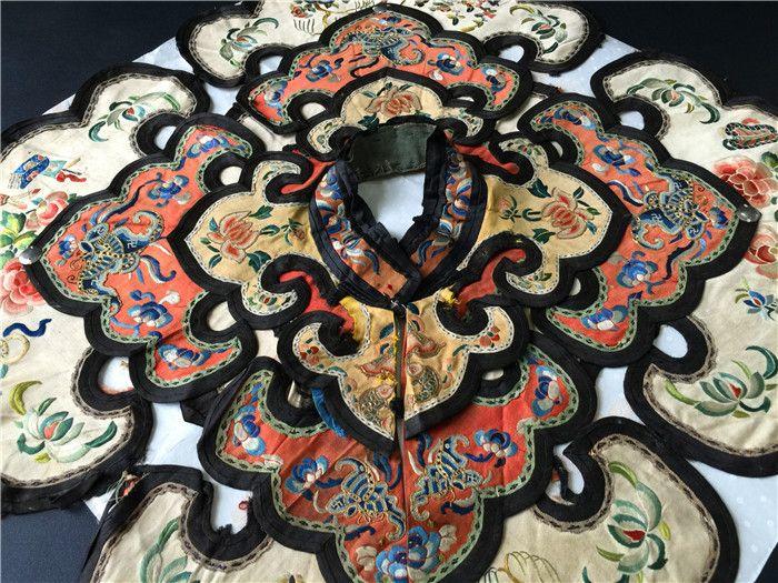 清代三蓝五彩绣如意头人物披肩 局部打籽绣花披肩云肩老绣品