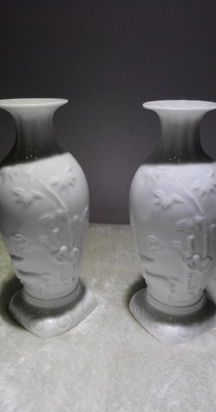 德化窑高白薄胎花瓶一对