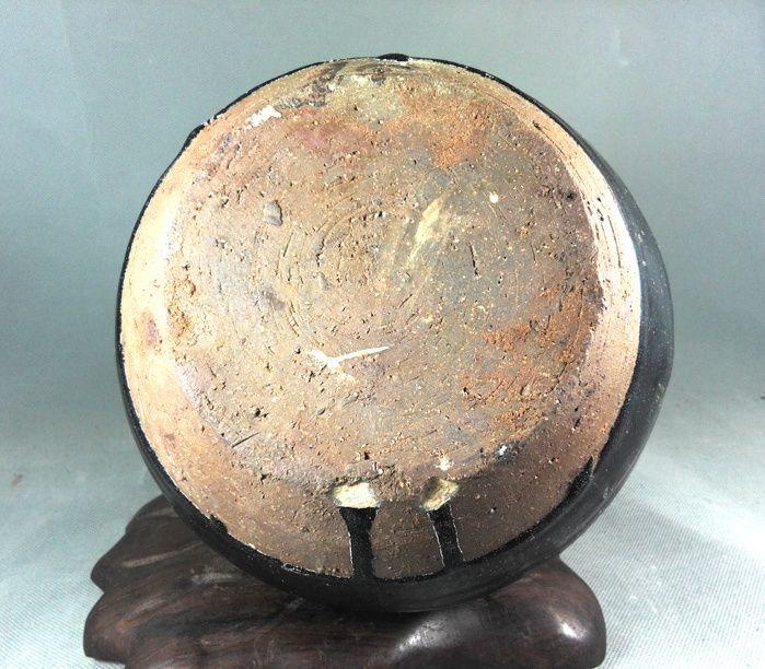 东*:德清窑黑釉鸡首壶(失柄)