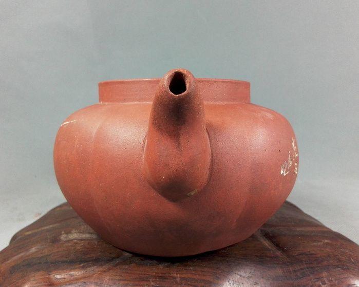 民国:诸葛勋刻紫砂狮球壶(友石款)