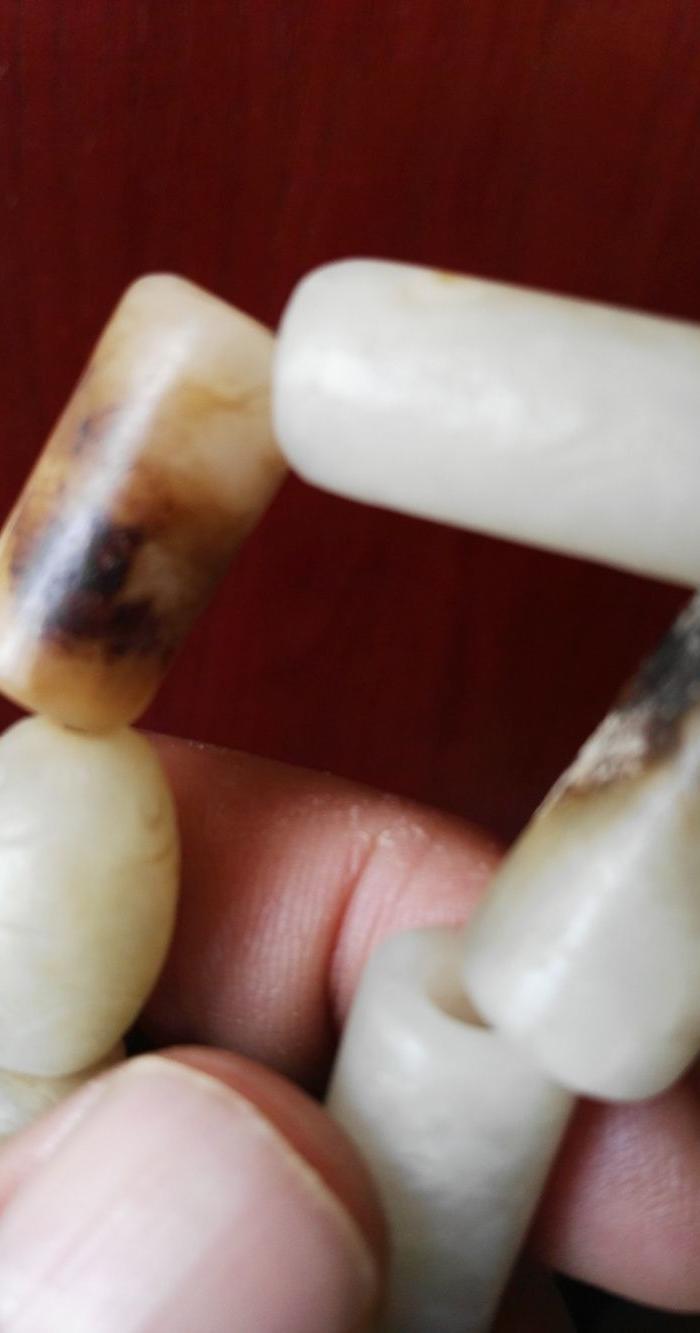 盘了几年的战汉和田玉管珠手串