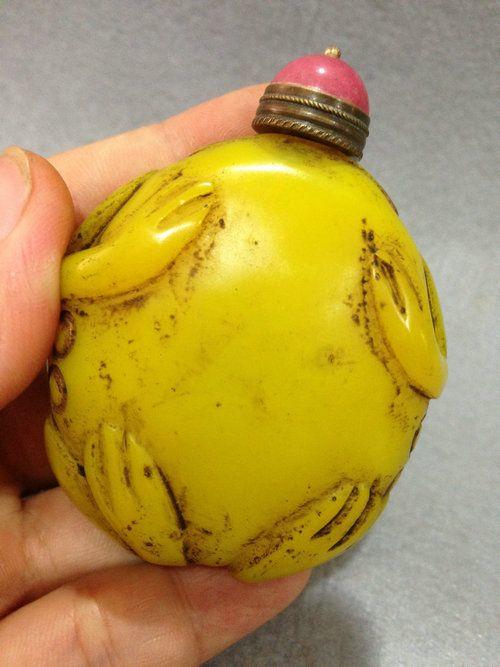 精品老琉璃鎏金蛙形鼻烟壶