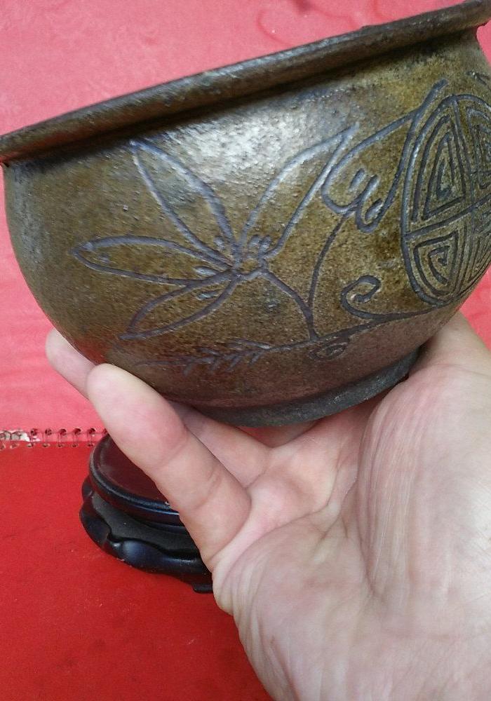 明代茶叶末釉陶钵盂