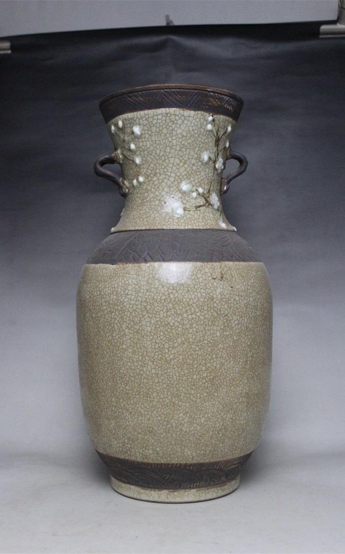 成化款哥釉铁锈花青花花鸟双耳瓶