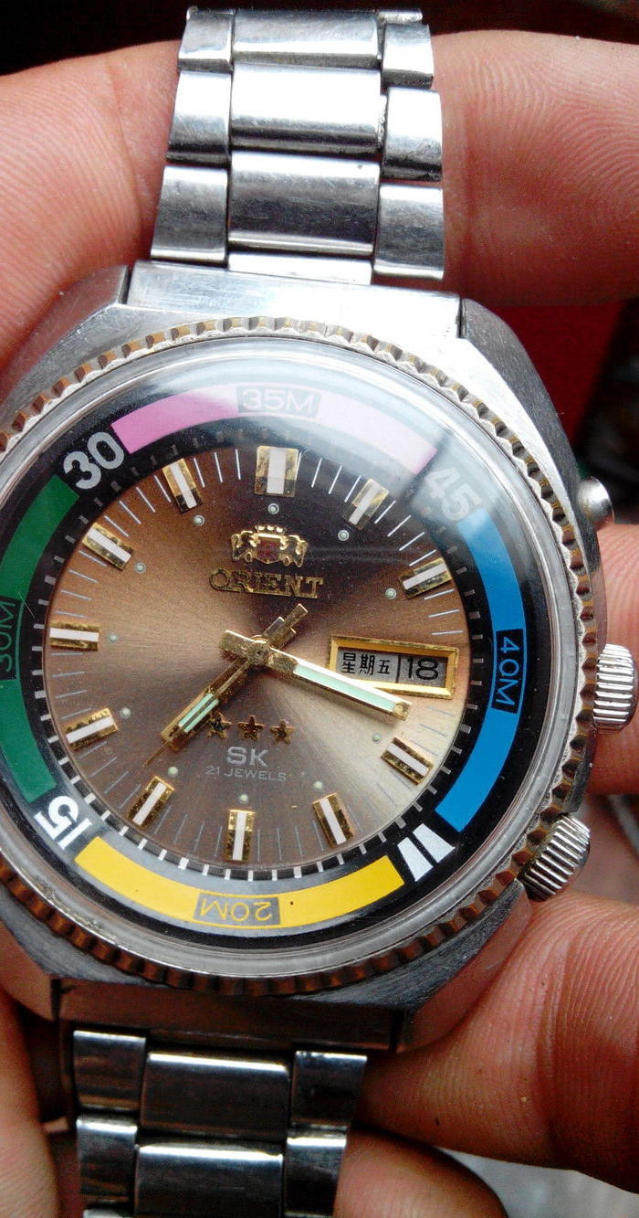 著名的双狮大海霸男款自动表