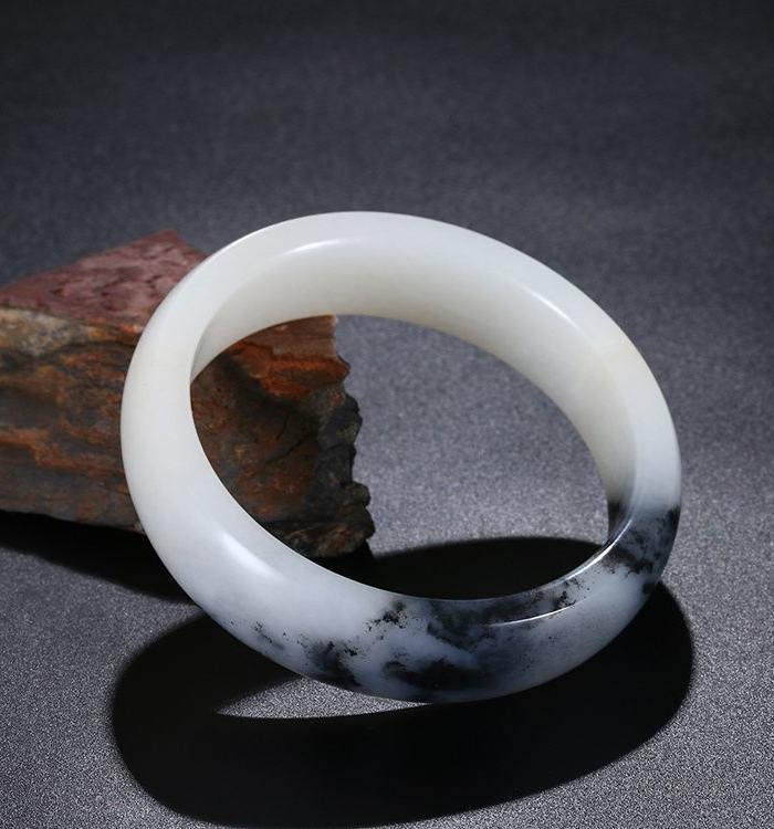 新疆和田玉青花玉籽料手镯