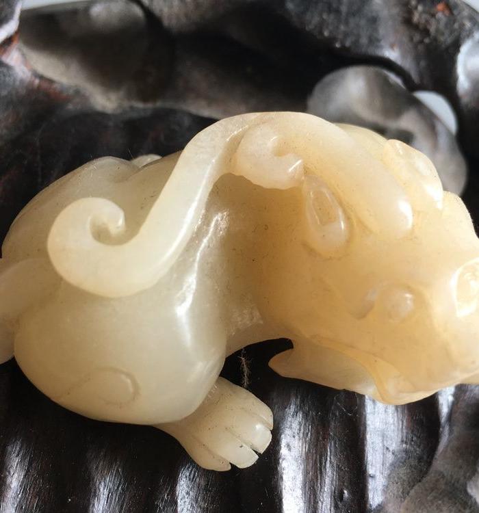 清代老和田玉貔貅把件
