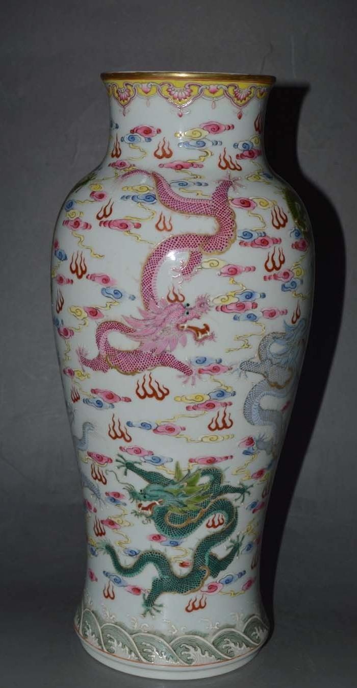 清三代瓷器明清瓷器清朝粉彩九龙花瓶