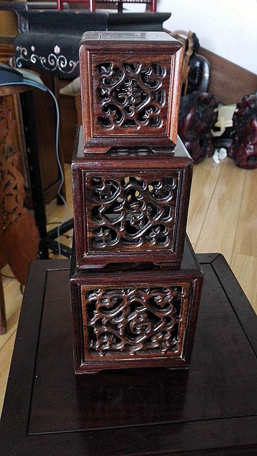 几件精致的红木花台