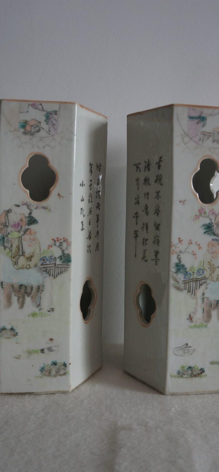 小山氏浅绛彩六方开窗人物帽筒(一对)