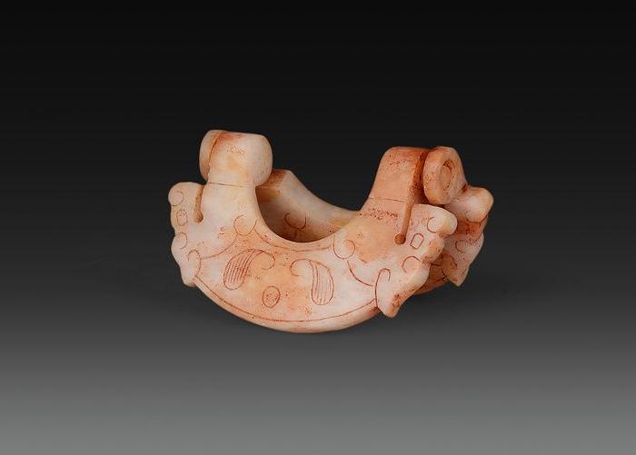 双龙璜活环和田玉璧(游丝毛雕)