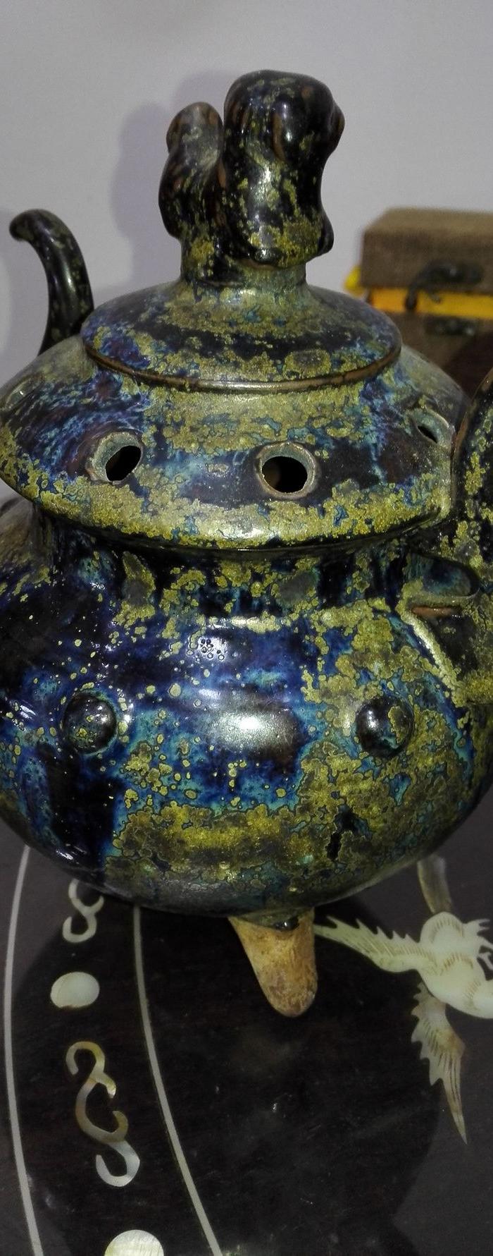 年代:隋唐 艺术类别:单色釉 表现形式:香炉 品相:全品 内容:纯色无图