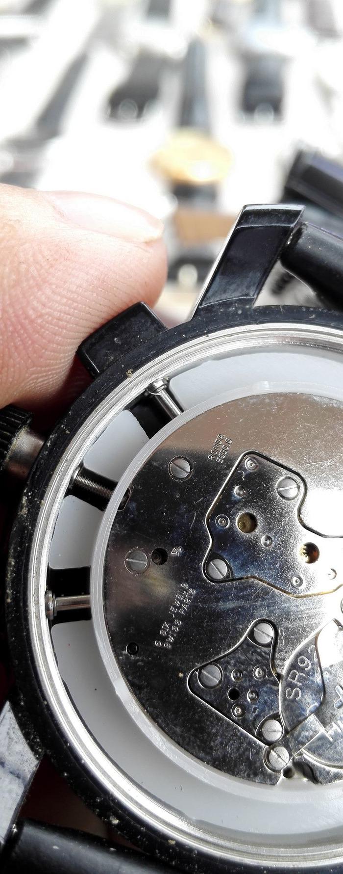 描述:大黑*摩凡陀,黑盘三眼六针单日历,走时准确,表径43mm,瑞士机芯