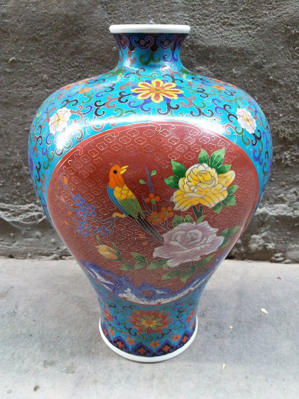 瓷胎掐丝景泰蓝花鸟梅瓶