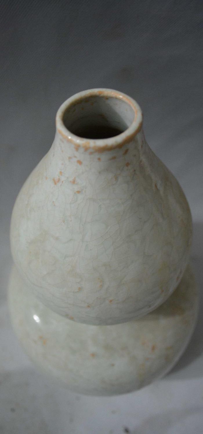 影青刻花葫芦瓶