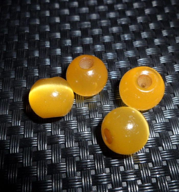 难得四玫黄色小猫眼石,大小13mm,做顶珠佩戴极为好看