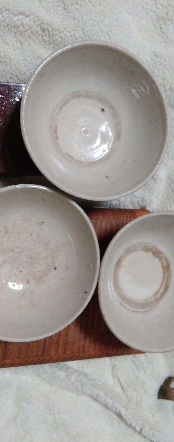 年代:清晚期 艺术类别:单色釉 表现形式:碗碟 品相:有瑕疵