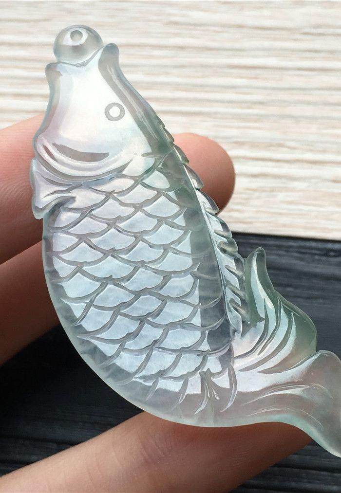冰种飘彩天然翡翠a货玉鱼完美吊坠