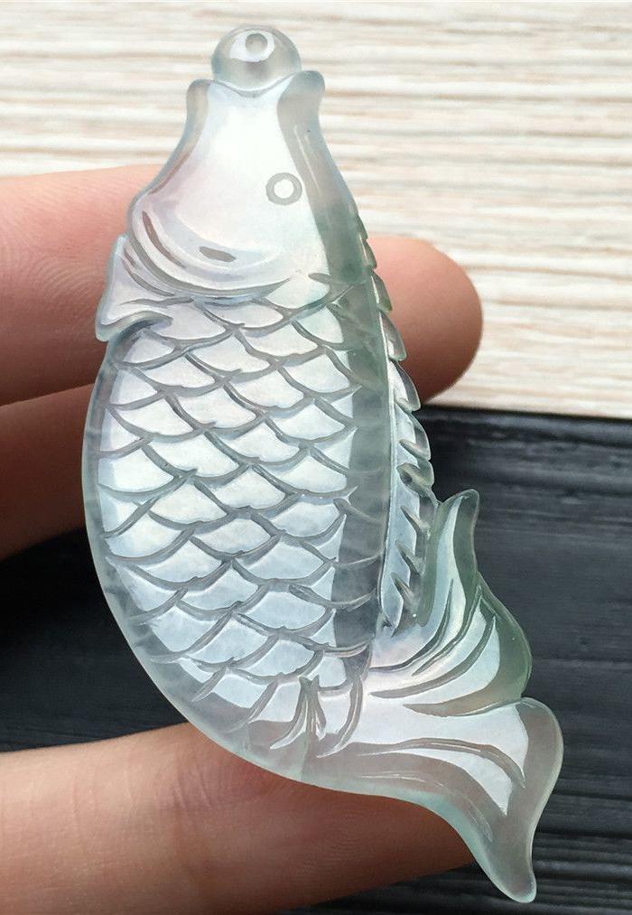 冰种飘彩天然翡翠a货玉鱼完美吊坠