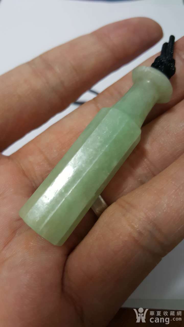 清代满绿冰种八棱老翡翠烟嘴