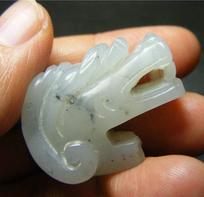 推荐包金 霸气的清代老和田白玉带青花籽大龙头