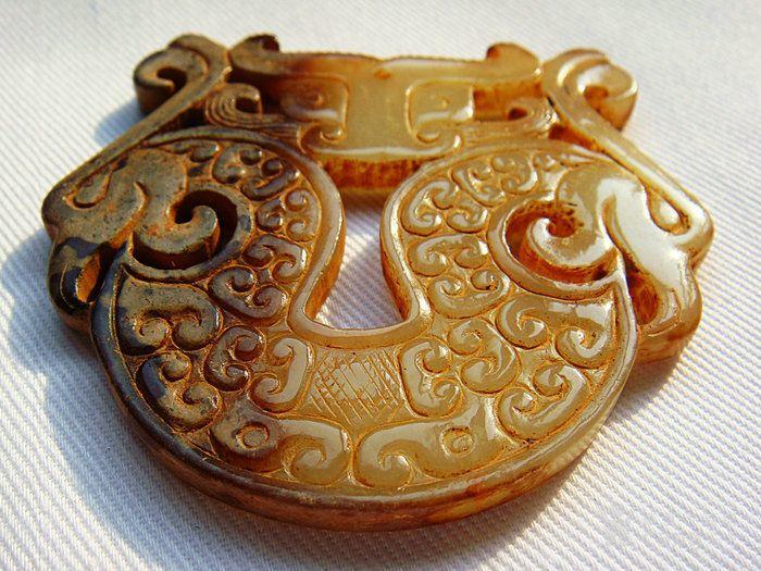 西周老和田玉龙凤佩5.9x5.5x0.5厘米