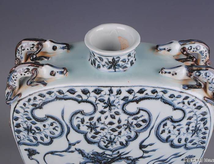 元青花四螭龙系龙纹扁壶